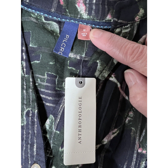 NWT Pilcro Top Womens M Sleeveless Button Up Black Floral Metallic Embellished - Picture 7 of 7